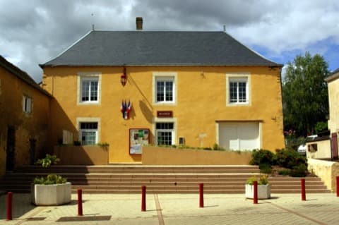 Couvreur Souligné-Flacé